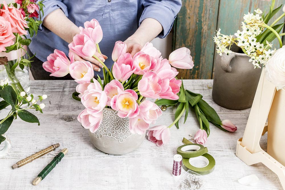 10 common mistakes to avoid while gifting flowers