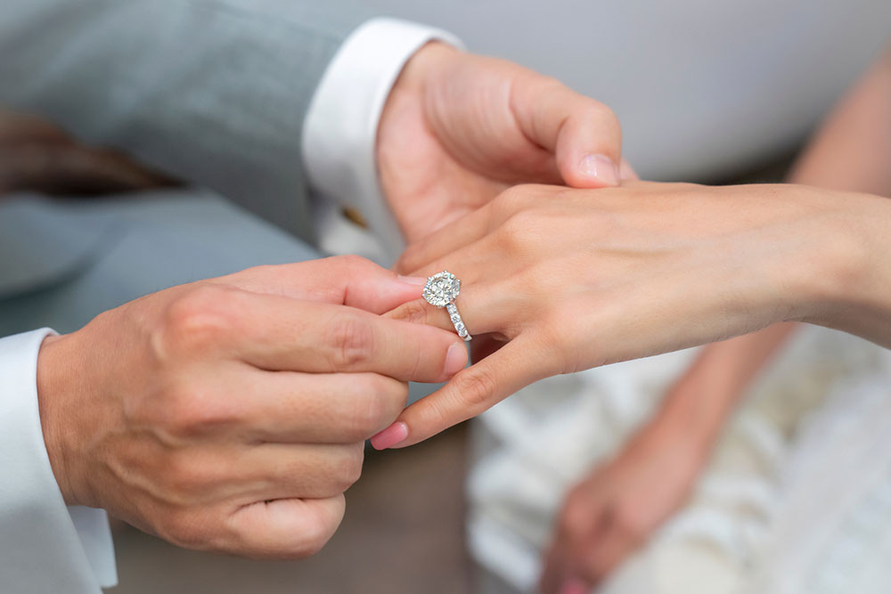 10 things to know before buying an engagement ring